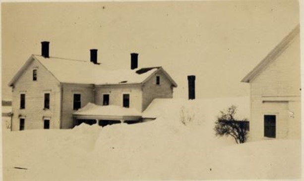 Hiram and Jane’s house in the winter. It burned to the ground c.1926 and a cottage replaced it.