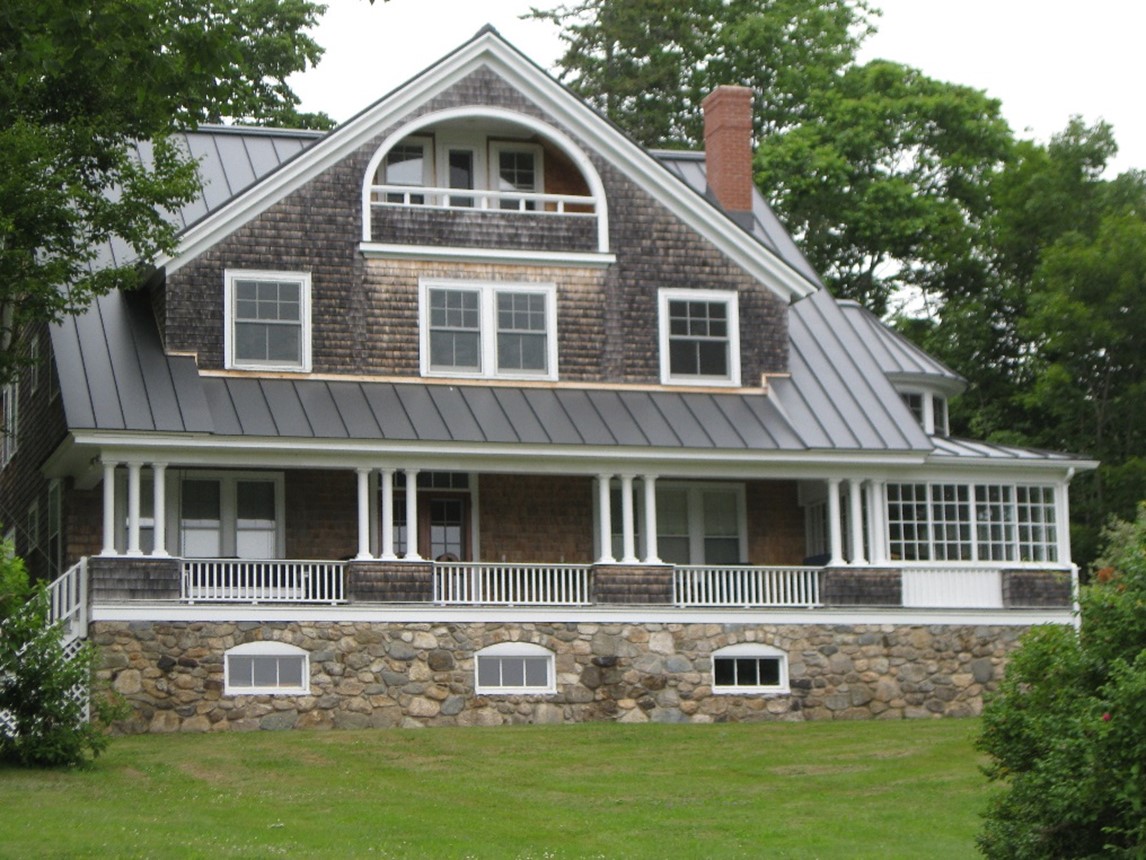 he Hoagland family cottage. The Hoaglands are very involved in the community and have made many positive contributions.