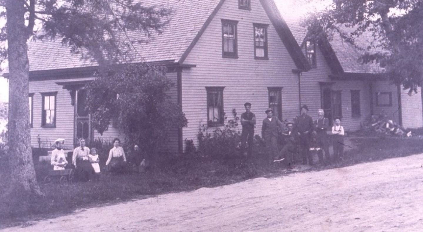 Another early photo of the house