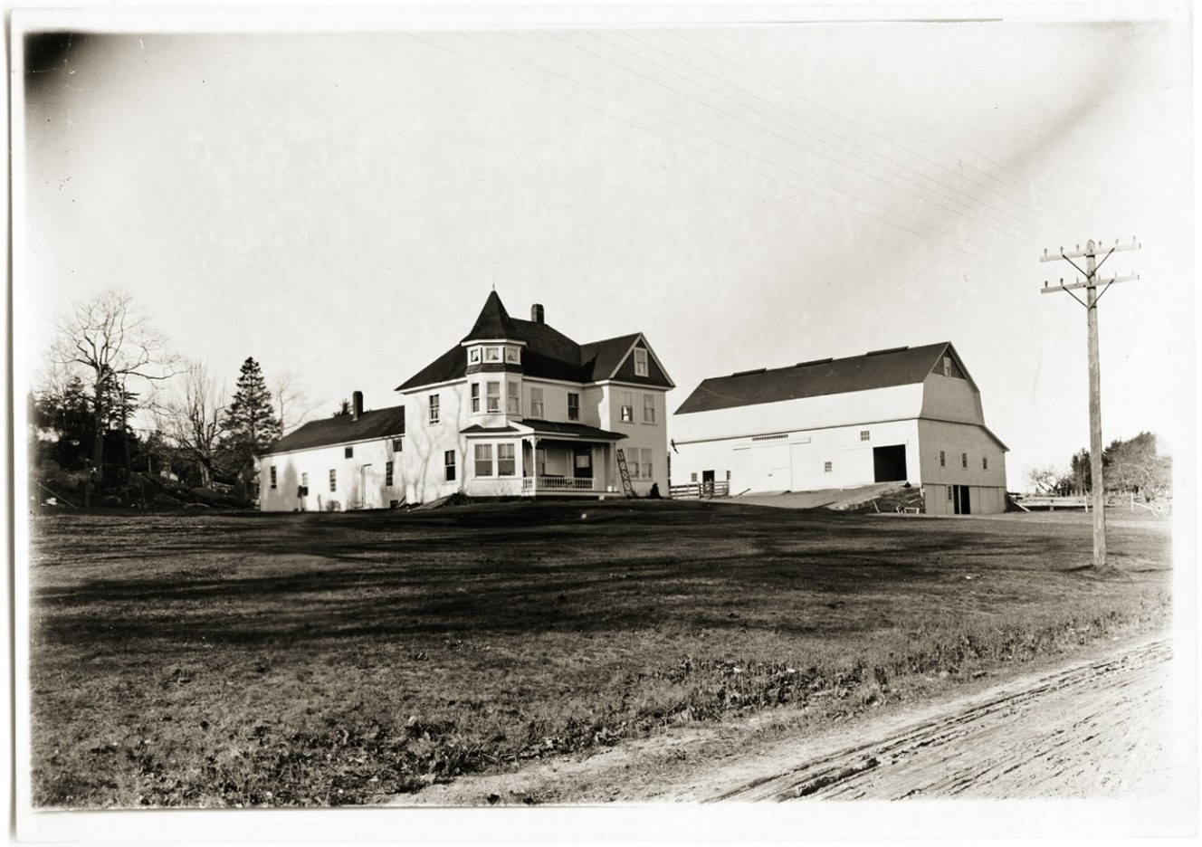 Another early photo of the Oakland Farm