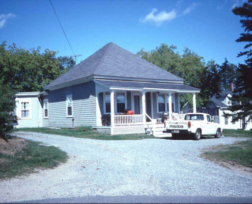 In the 1960s this building built on the original site of the Traveler’s Inn became a store