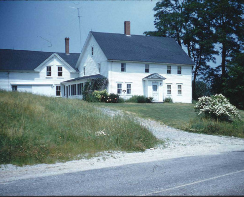 Another view of the Friend/Thurston house. There now are extensive hedges in front of the house