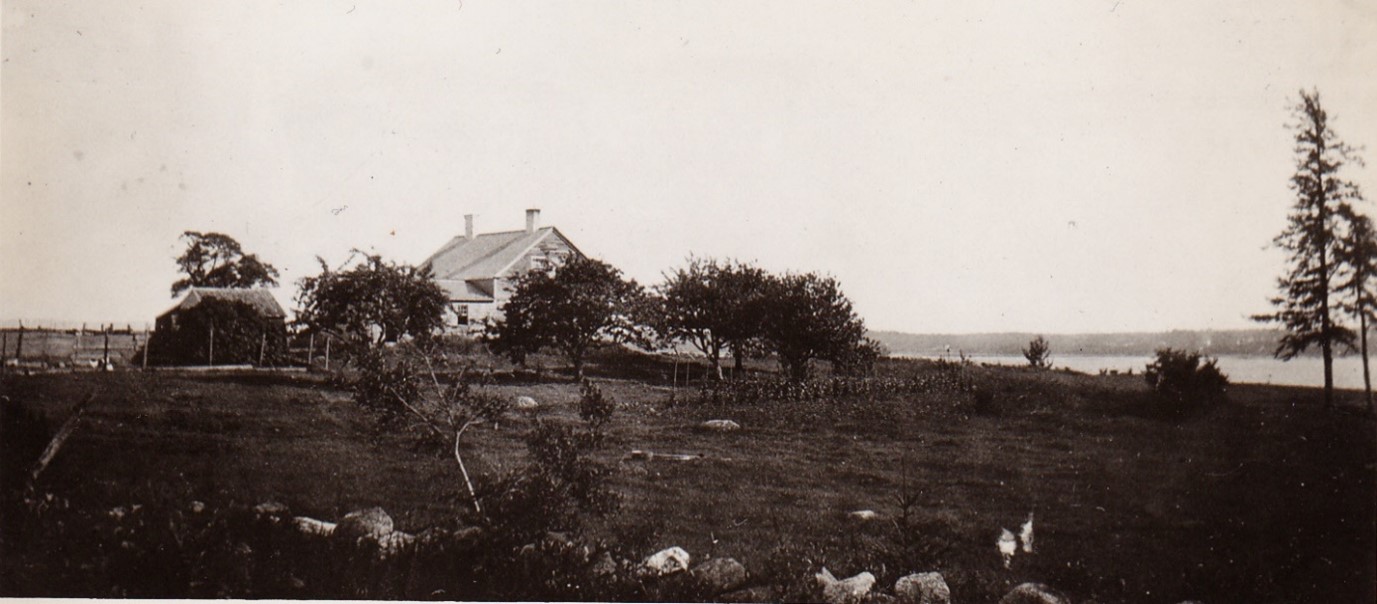An early photo of the Samuel Jordan home. At one time it was a two-story house but it was later lowered to a one and one half story.