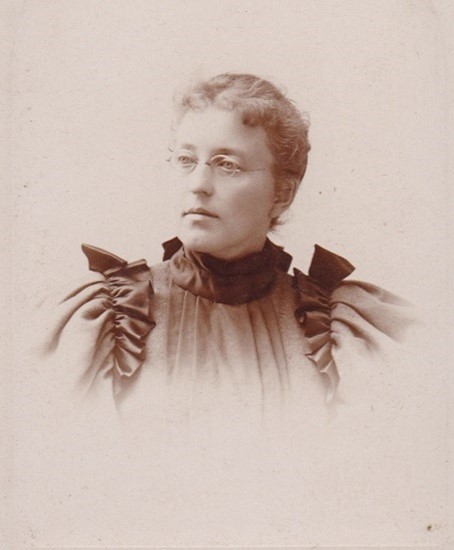 Ella Thurston, Clara’s sister