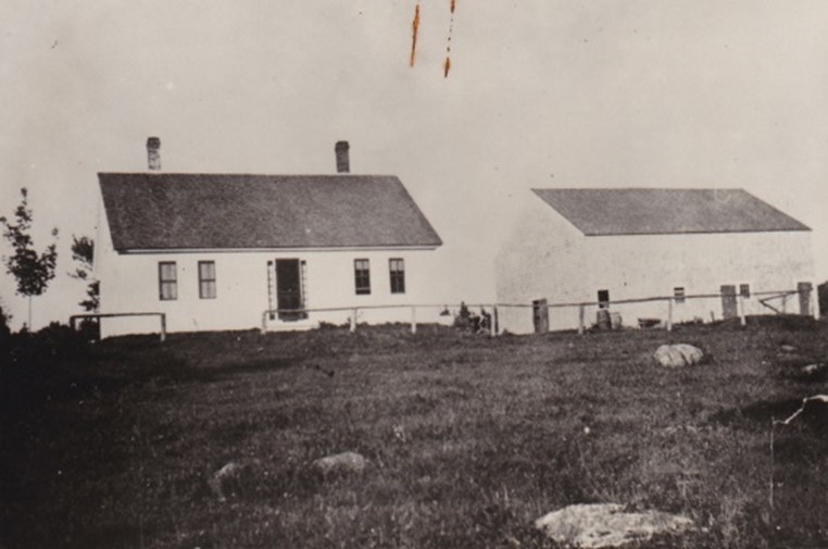 Samuel Billings built this house for his family at the corner of Reach Road and Caterpillar in 1820, the year Maine became a state as part of the Missouri Compromise. The Sedgwick home is still owned by descendant Sylvia Conner Wardwell.